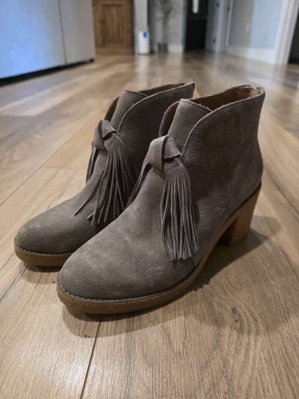 UGG Corin Tassel Ankle Bootie- Gray SUEDE- LIKE new